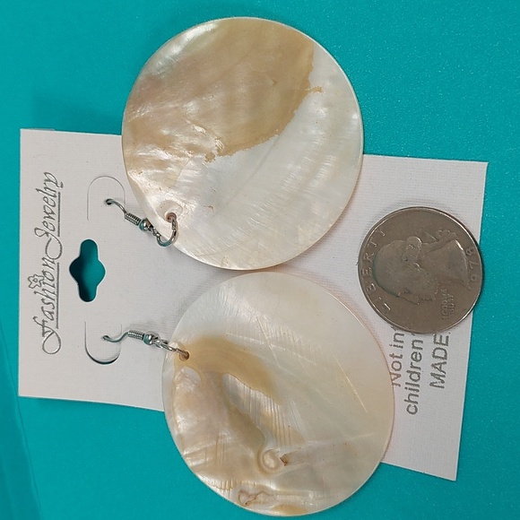 Skull shell earrings - Picture 2 of 2